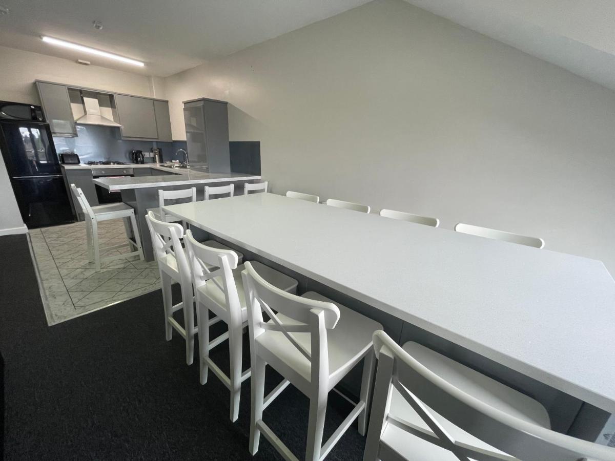 Mays Apartments - 102 Mill Street, Free Parking, 2 Minute Walk To Baltic Market And City Centre - Apartments Sleep 1-10 Guests ลิเวอร์พูล ภายนอก รูปภาพ