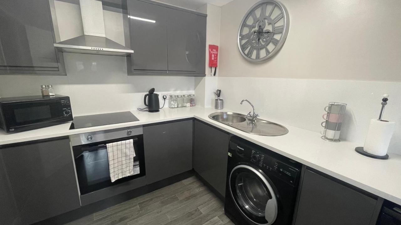 Mays Apartments - 102 Mill Street, Free Parking, 2 Minute Walk To Baltic Market And City Centre - Apartments Sleep 1-10 Guests ลิเวอร์พูล ภายนอก รูปภาพ