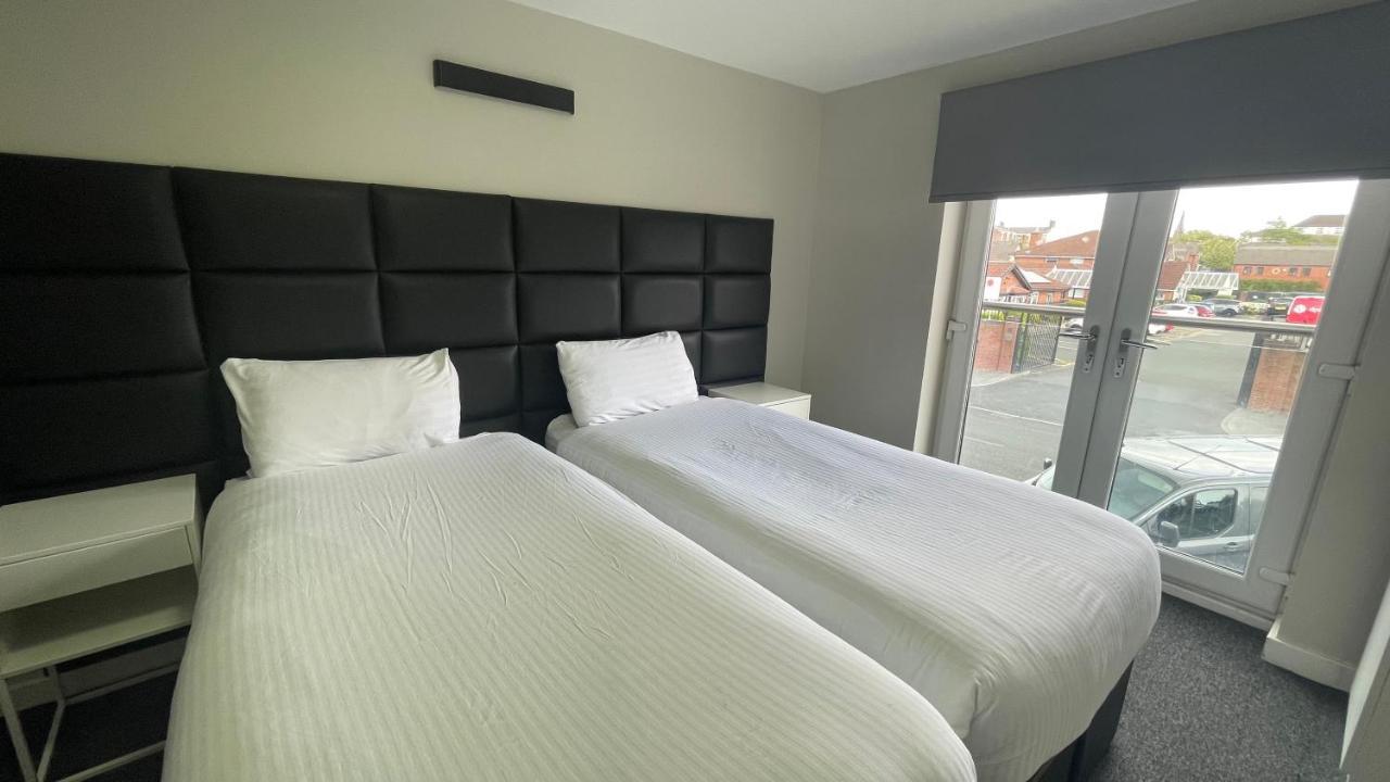Mays Apartments - 102 Mill Street, Free Parking, 2 Minute Walk To Baltic Market And City Centre - Apartments Sleep 1-10 Guests ลิเวอร์พูล ภายนอก รูปภาพ