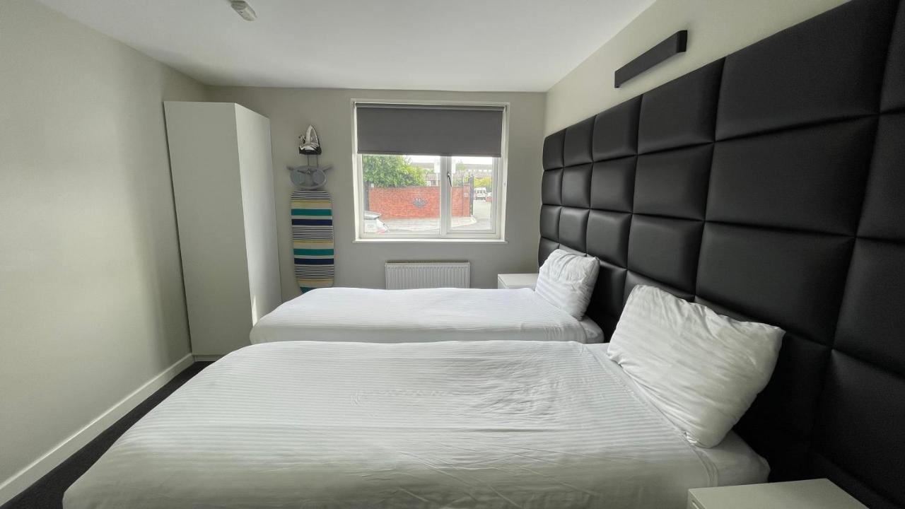 Mays Apartments - 102 Mill Street, Free Parking, 2 Minute Walk To Baltic Market And City Centre - Apartments Sleep 1-10 Guests ลิเวอร์พูล ภายนอก รูปภาพ
